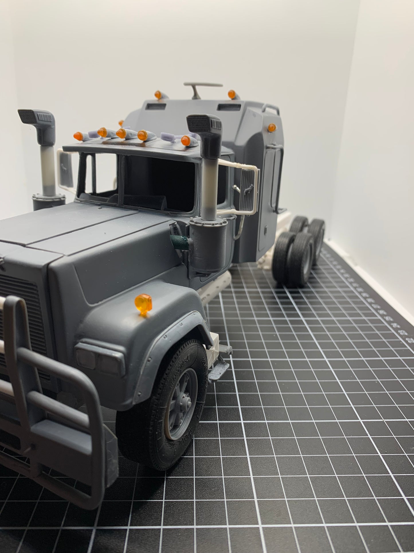 1/25 Mack Superliner series II Bicentennial transkit
