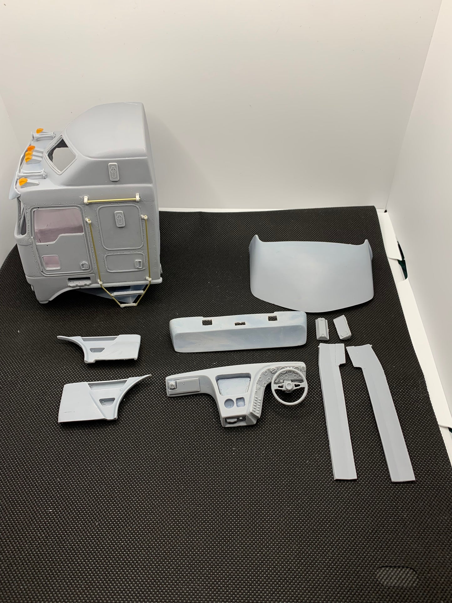 1/25 Kenworth K100G Aerodyne cab conversion kit.