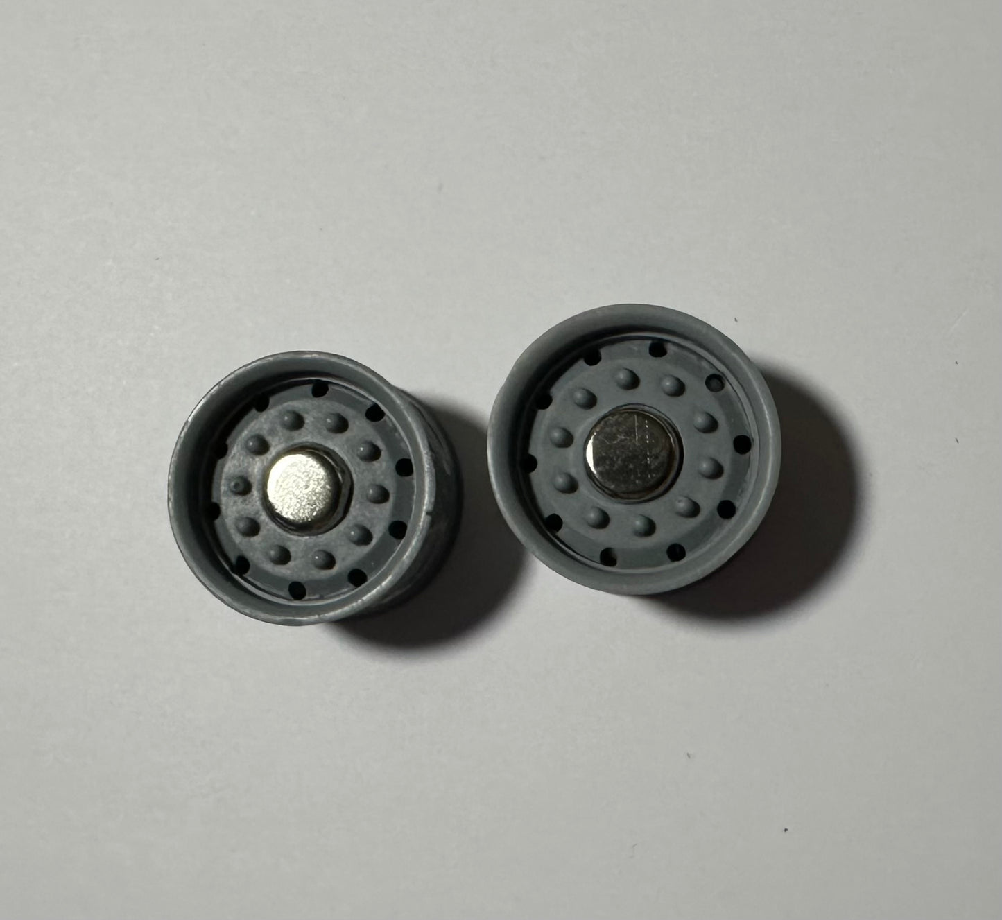 1 pair of 1/25 Super single steer 10 stud Alcoa style rim set with chrome centre caps