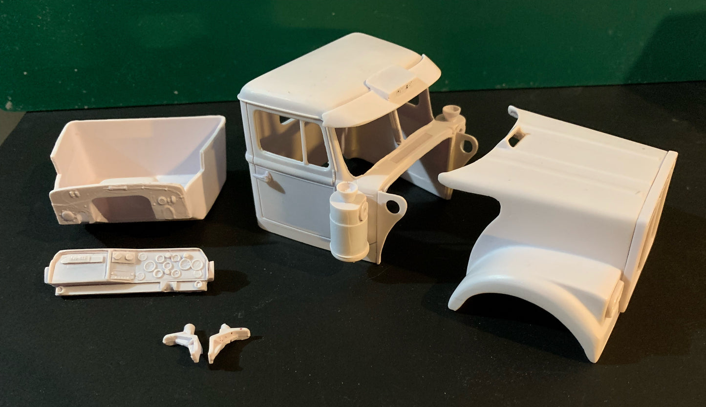 1/25 White Road Boss series 2 cab and Bonnet kit in RHD