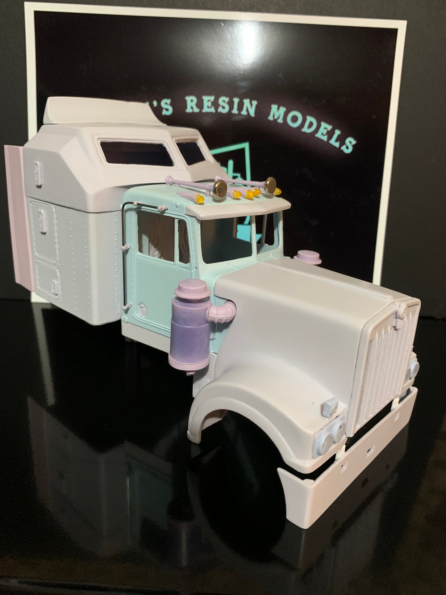 1/25 Kenworth T900 Legend cab kit with 60" Bunk