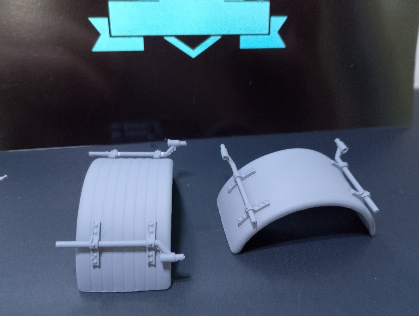 1 pair of 1/25 stainless Steel/chrome style mudguards with posts and brackets