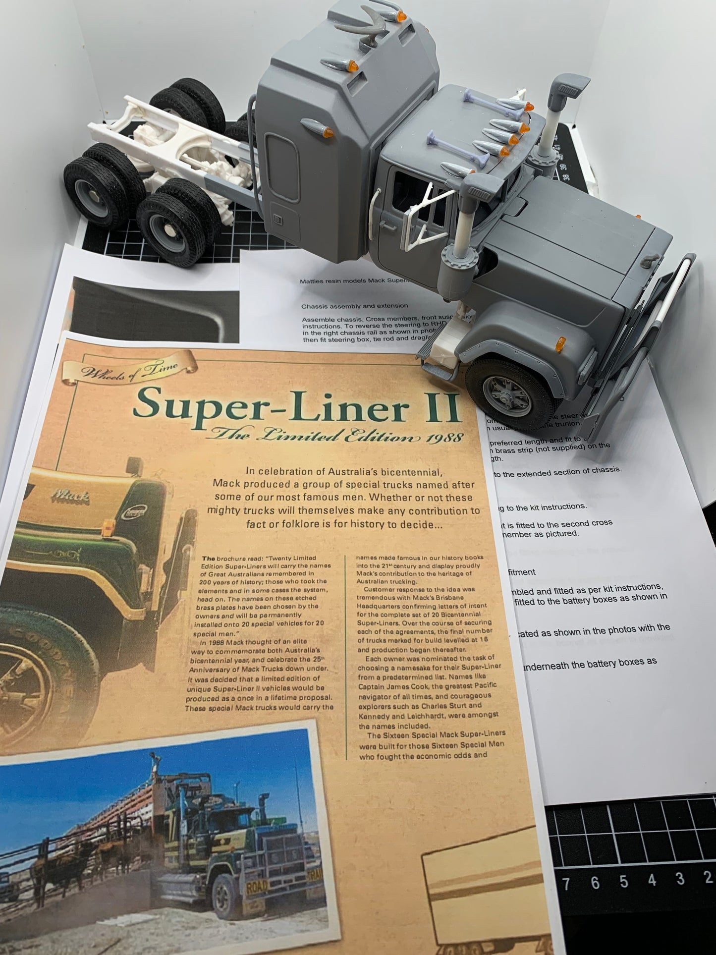 1/25 Mack Superliner series II Bicentennial transkit