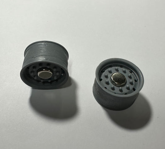 1 pair of 1/25 Super single steer 10 stud Alcoa style rim set with chrome centre caps