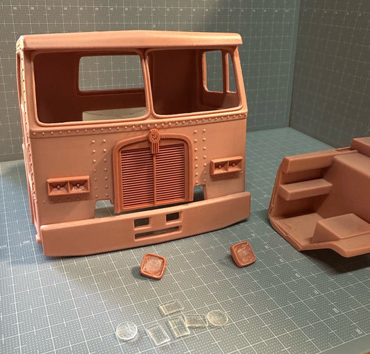 1/25 Kenworth L700-L710 Day cab RHD cab conversion kit