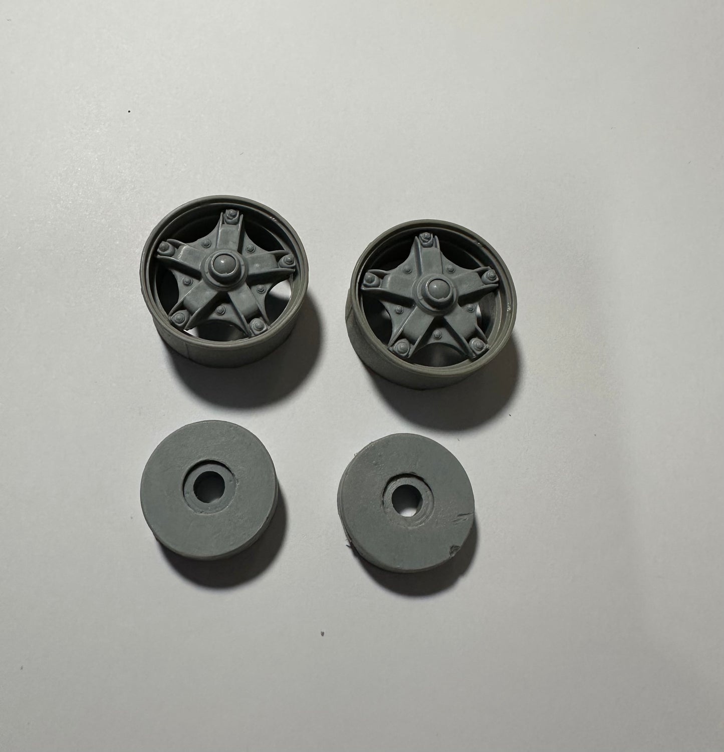 1 pair of 1/25 5 stud offset spider steer rims and hubs