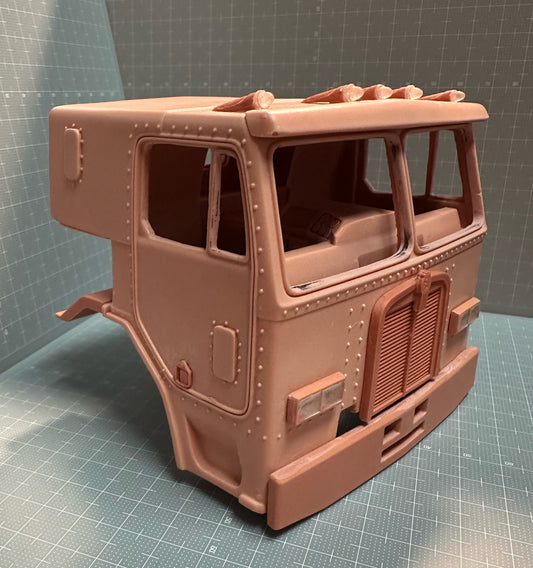 1/25 Kenworth L700-L710 sleeper cab RHD cab conversion kit.