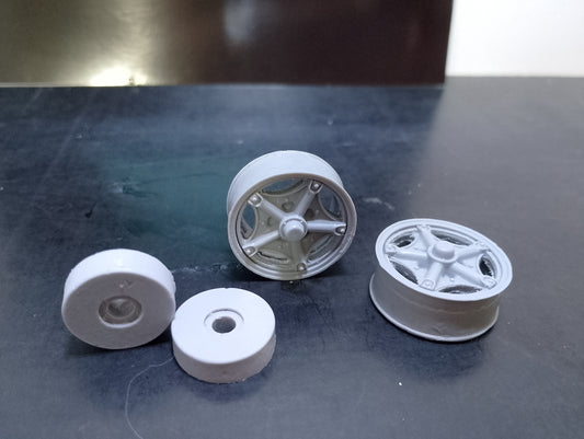 1/25 old style 5 stud steer spider hub and rim set type 4