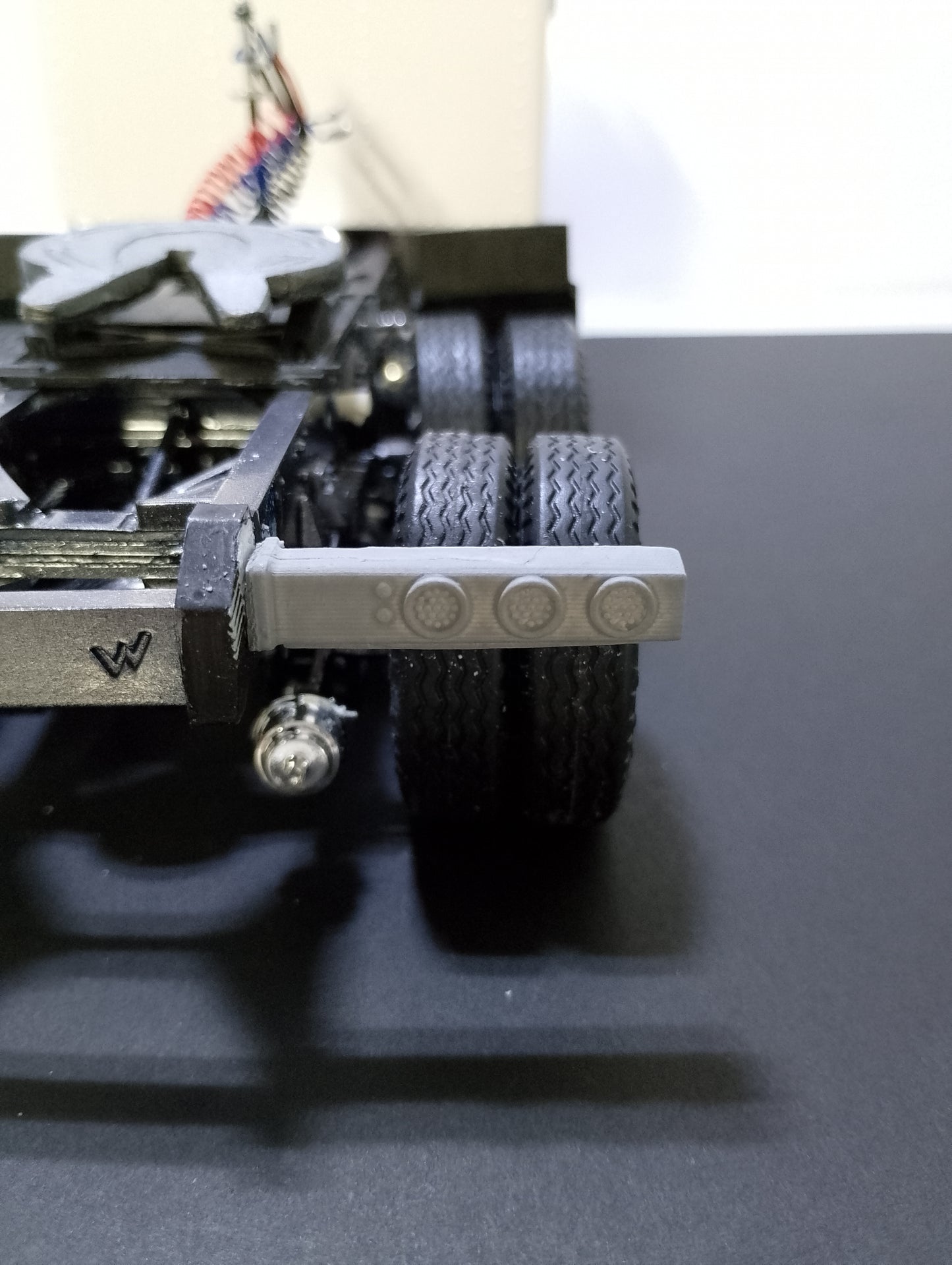 1/25 mudflap hangers with led style tail lights