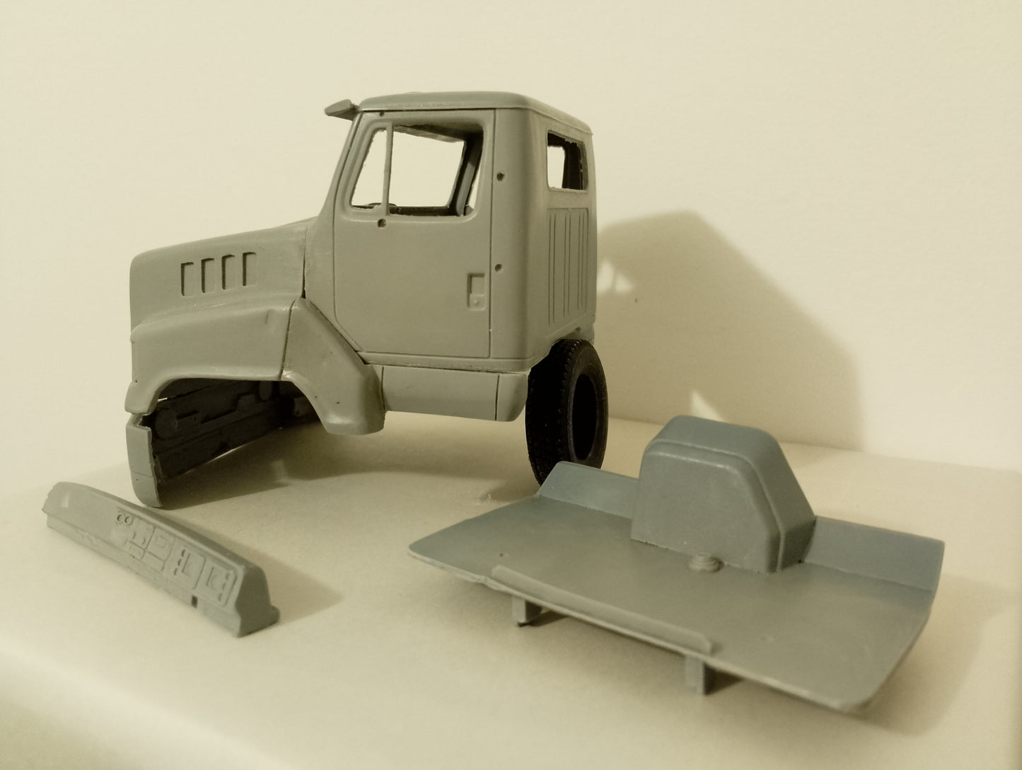 1/25 International Transtar 4700 day cab kit