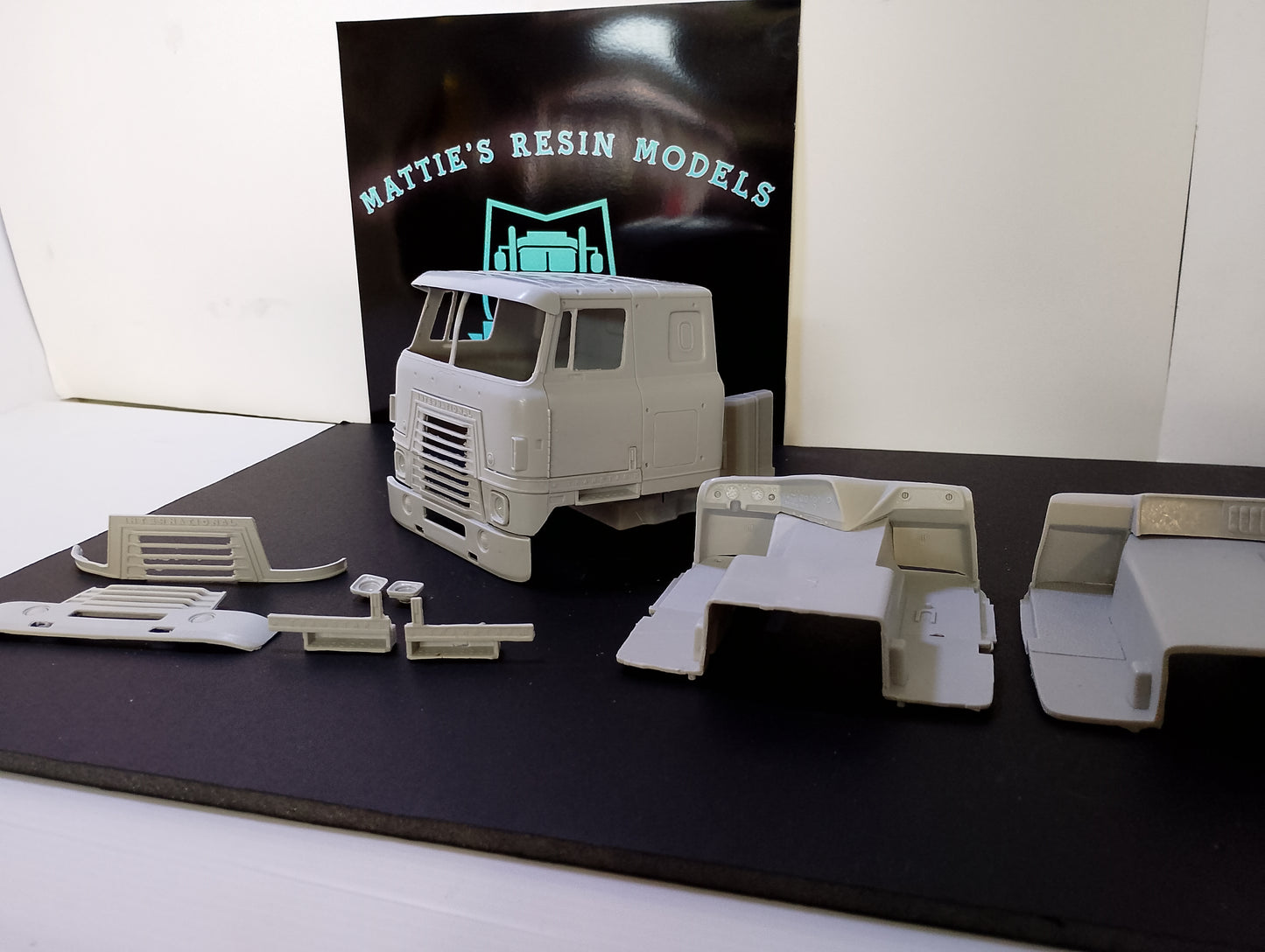 1/25 International Transtar Eagle II cab kit RHD & LHD