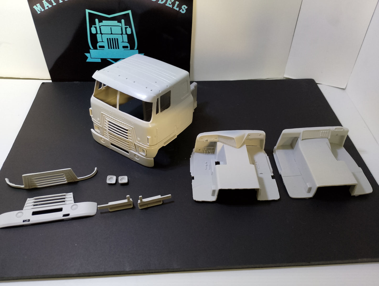 1/25 International Transtar Eagle II cab kit RHD & LHD