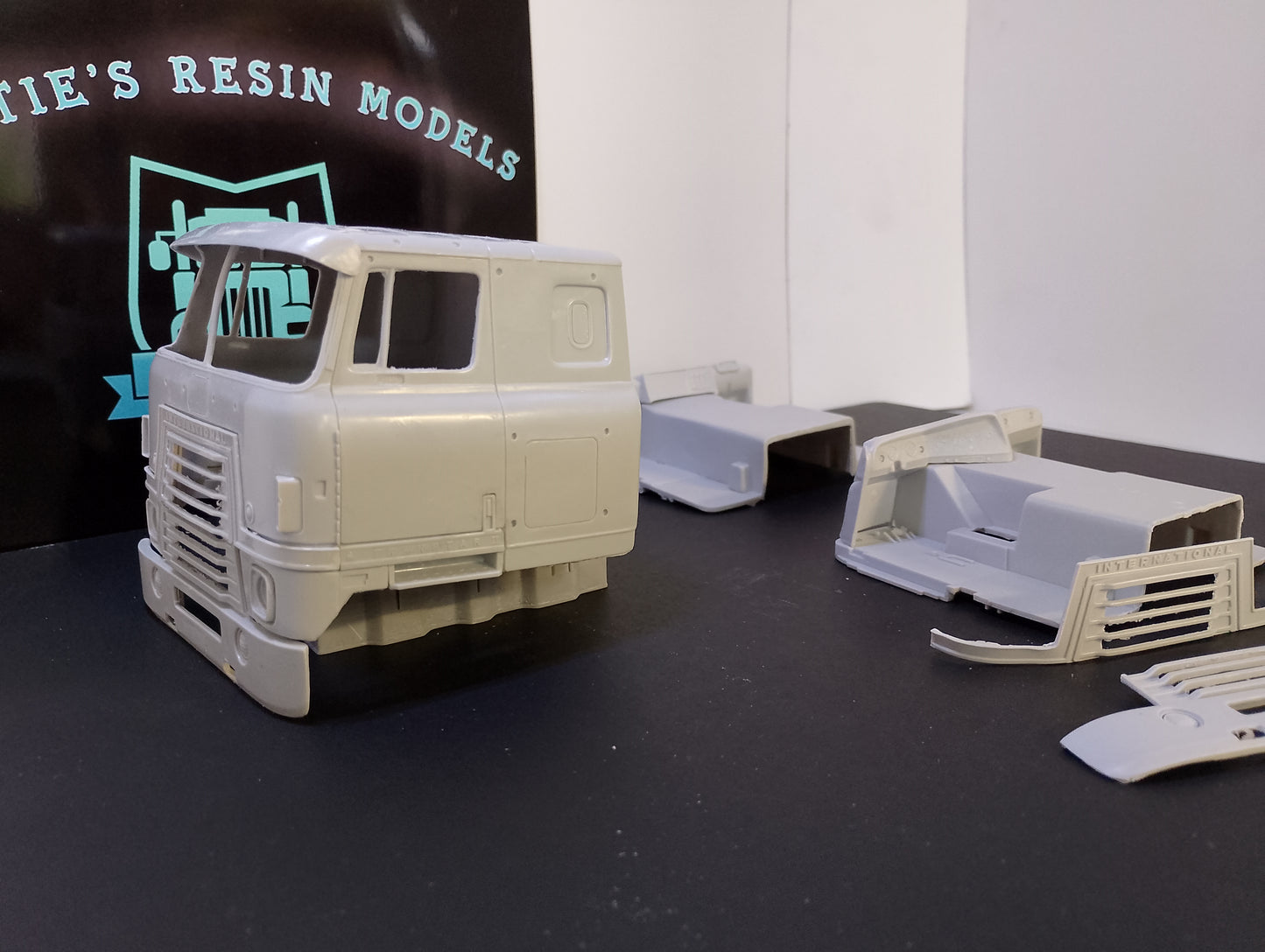 1/25 International Transtar Eagle II cab kit RHD & LHD