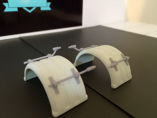 1 pair 1/24 plastic style mudguards with 3D printed mounts and hangers