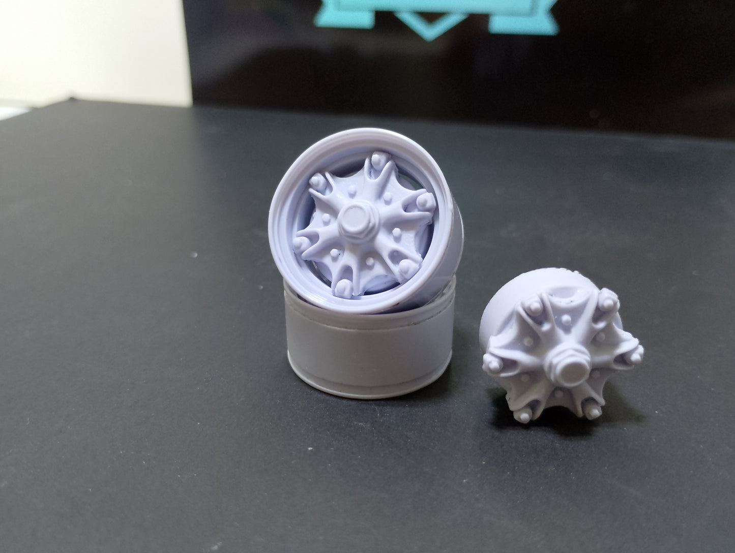 1 pair of 1/24 6 stud steer spider hubs and rims type 1