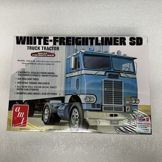1/25 AMT White Freightliner SD New sealed in box.