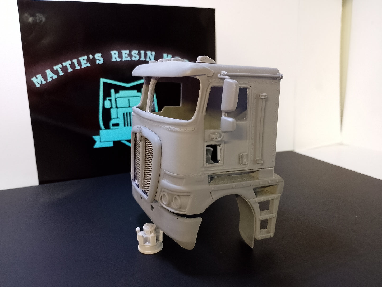 1/25 Kenworth K200 day cab