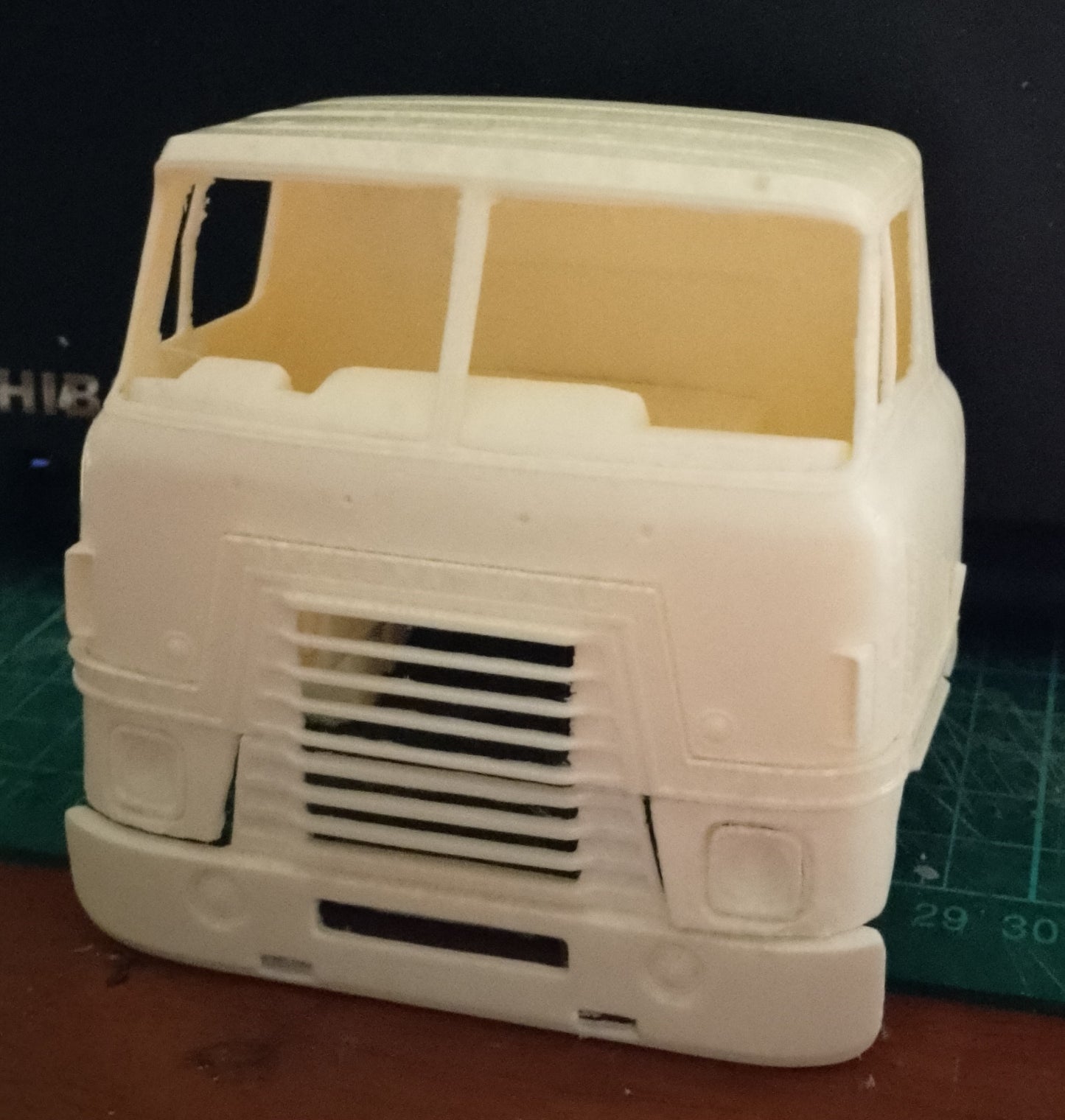 1/25 International Transtar II COE day cab RHD cab kit