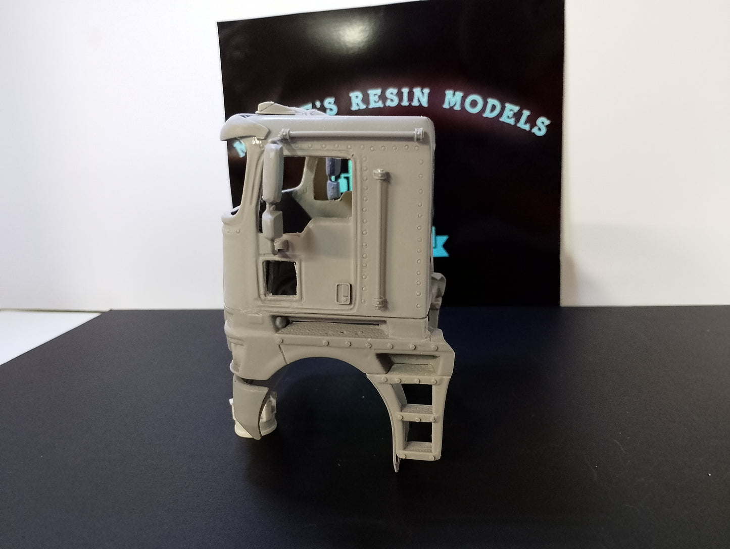 1/25 Kenworth K200 day cab